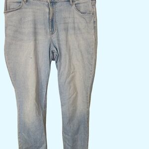 Old Navy High-Rise Wow Straight Jeans